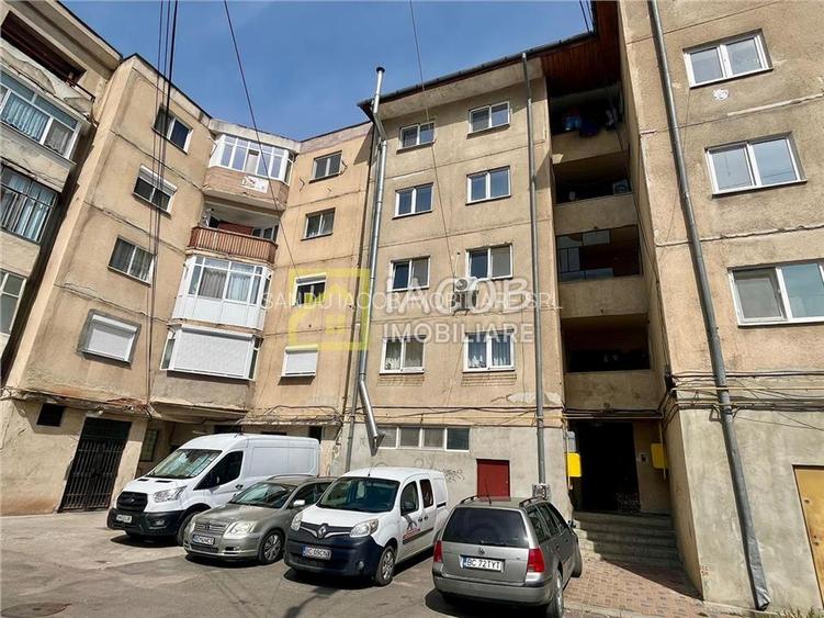 Apartament cu 3 camere de inchiriat, Comanesti, jud. Bacau - 2