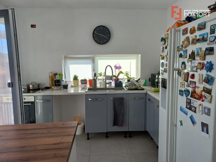 Casa individuala cu 5 camere, garaj si teren de 772 mp - zona Ghiroda