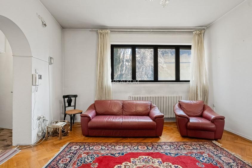 VANZARE VILA 9 CAMERE DACIA- RADU DE LA AFUMATI NR.42 - COMISION 0% - 17