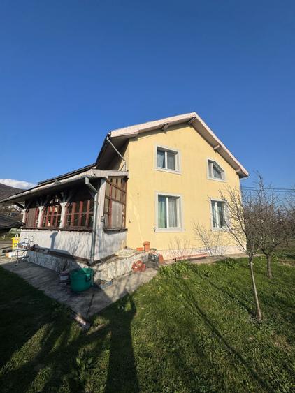 Vilă premium Tăuții de Sus, 250 mp, teren 14 ari, tenis & panoramă