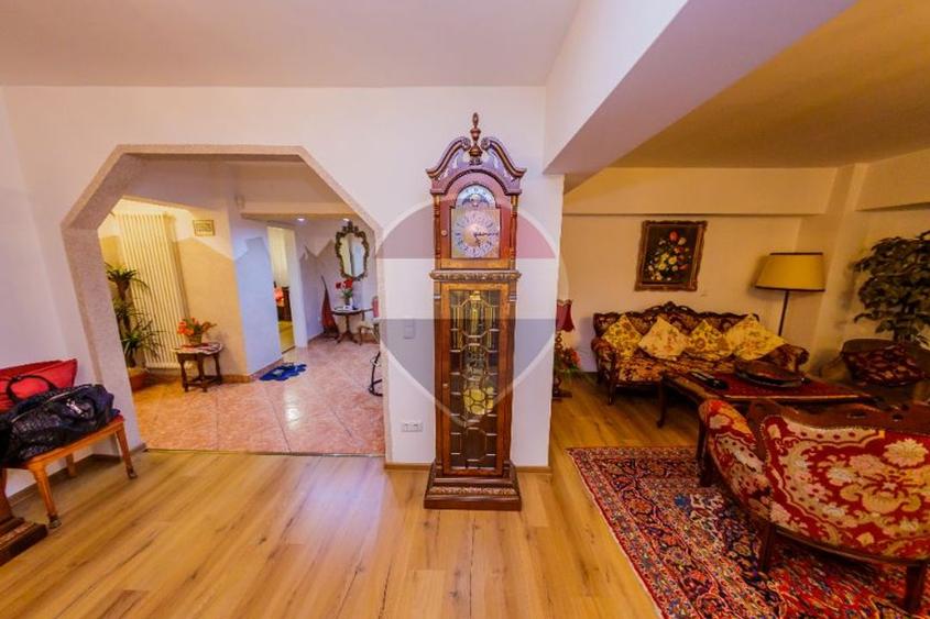 APARTAMENT - de VANZARE