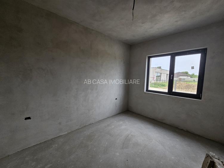Duplex nou, P+M, 1 apartament la cheie, 1 la alb, Moșnița Nouă, comision 0% - 8