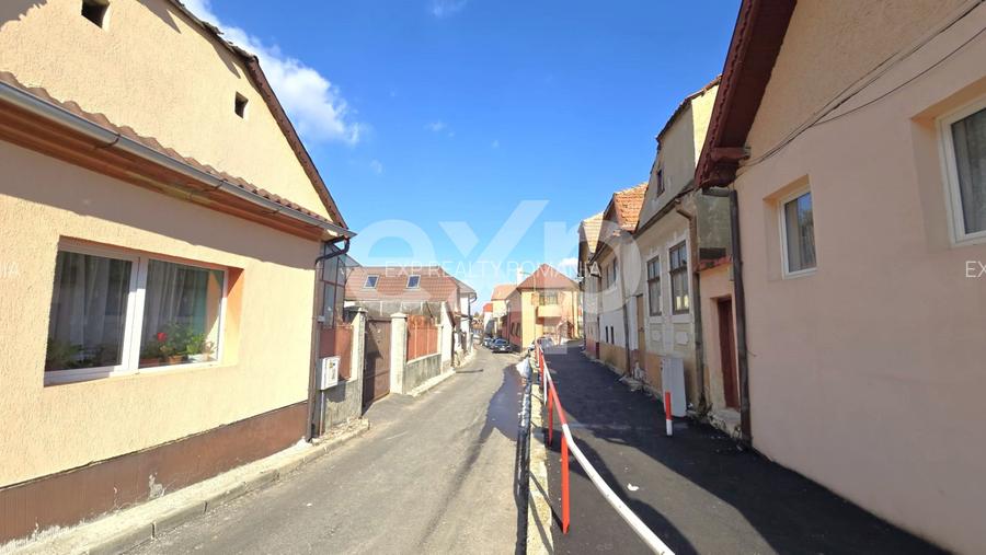 Casă cu potențial în Schei – cu front la două străzi | Strada Egalității - 5