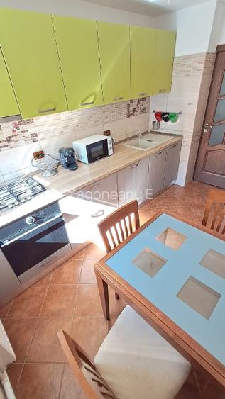 Aparatment 3 camere decomandat, zona Micro 17, etaj 2/4 - 7