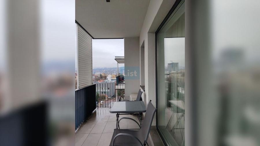 Vanzare apartament cu 2 camere si parcare in Record Park