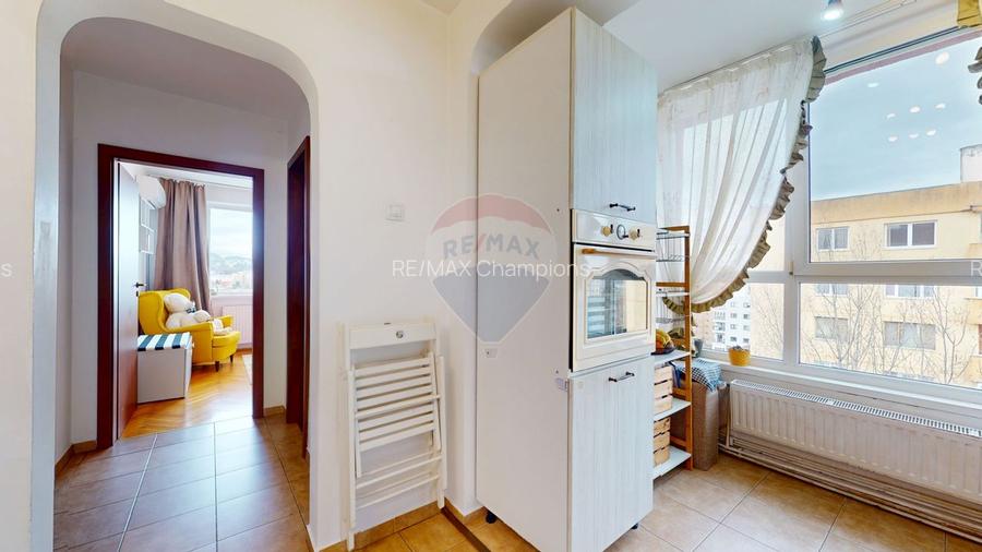 3 Camere Luminos | Vedere Deschisă către Tâmpa | Zonă Premium Scriitor - 8
