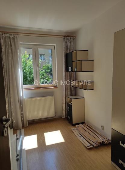 Apartament 3 camere liber la vanzare, mobilat si utilat zona Astra - 3