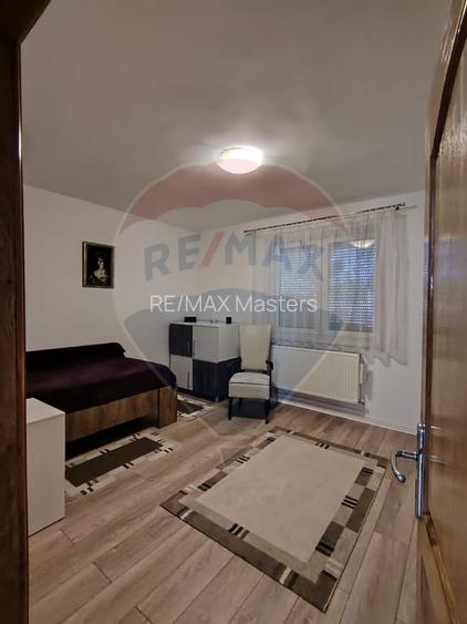 Casă / Vilă cu 8 camere de vânzare în zona Central - 8