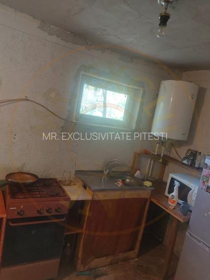 Casa de renovat cu teren 2570 mp in loc. Teiu jud. Arges - 8