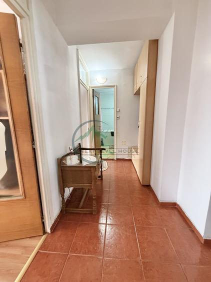 Apartament 3 camere, intrare Racadau