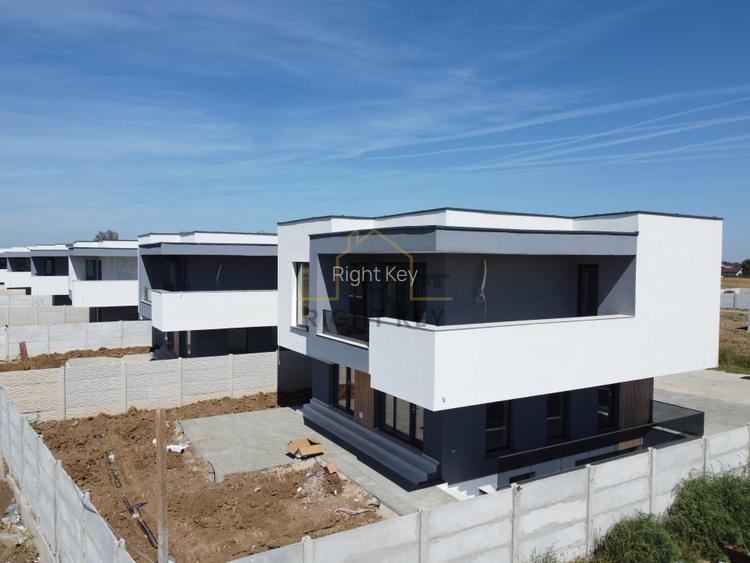 Vila moderna, 140mpu, 400mpt, panouri, utilitati! Comision 0% - 4
