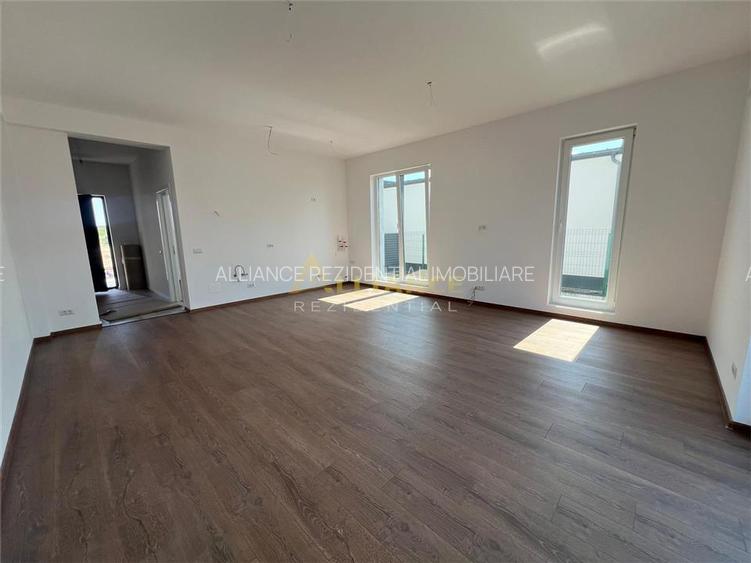 Casa individuala - 4 camere  - 2 bai - in ansamblu rezidential-str asfaltata - 7