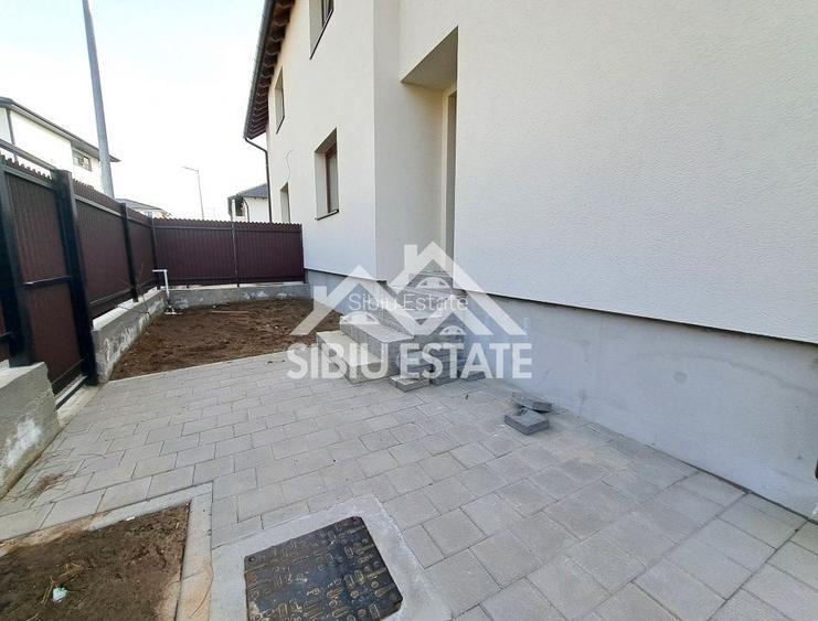 Casa noua 4 camere, 2 bai, terasa, curte si magazie - 2