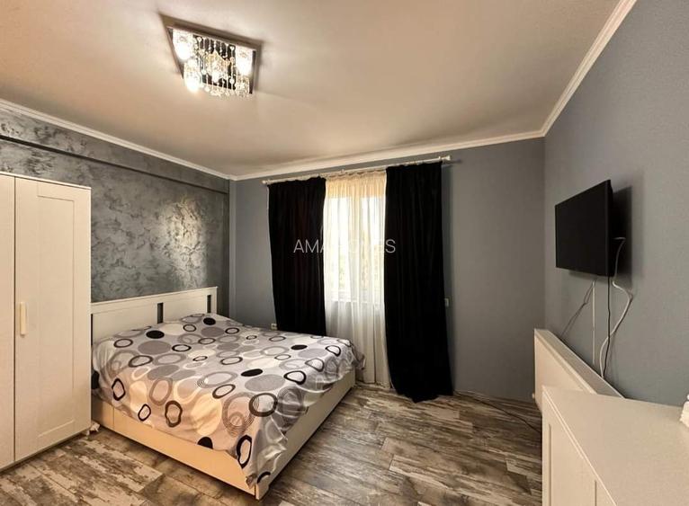 Proprietate unica Palazu Mare - 2 case , teren generos - 6