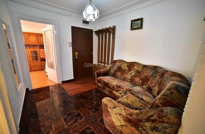 Apertament 3 camere decomandat balcon zona Vasile Aaron - 9