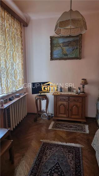 Casă de vanzare - Eleganță interbelică in centrul Ramnicului Valcea - 10