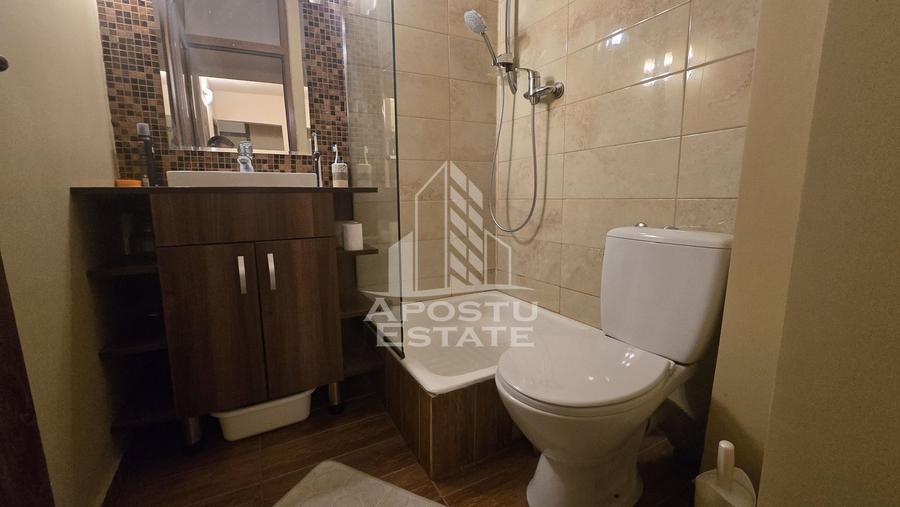 Apartament de vanzare cu 4 camere, 2 bai, etaj intermediar, Aradului