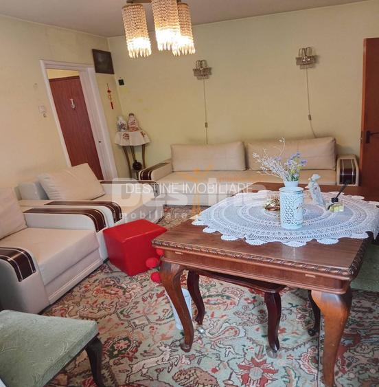 APARTAMENT 3 CAMERE DECOMANDAT SEMIDECOMANDAT - 3