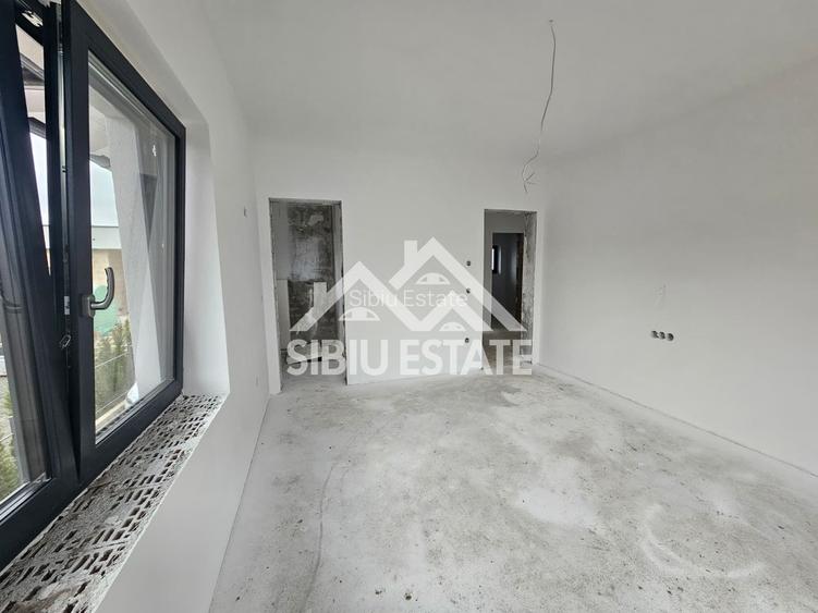Casa Sibiu, Poplaca 4 camere, 3 bai, terasa si curte NOU - 9