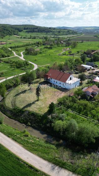 Conac de vanzare in Bihor, restaurat, la 40 km de Oradea, Romania - 6