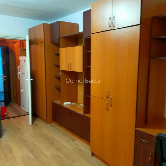 Închiriez garsonieră confort 1. - 3
