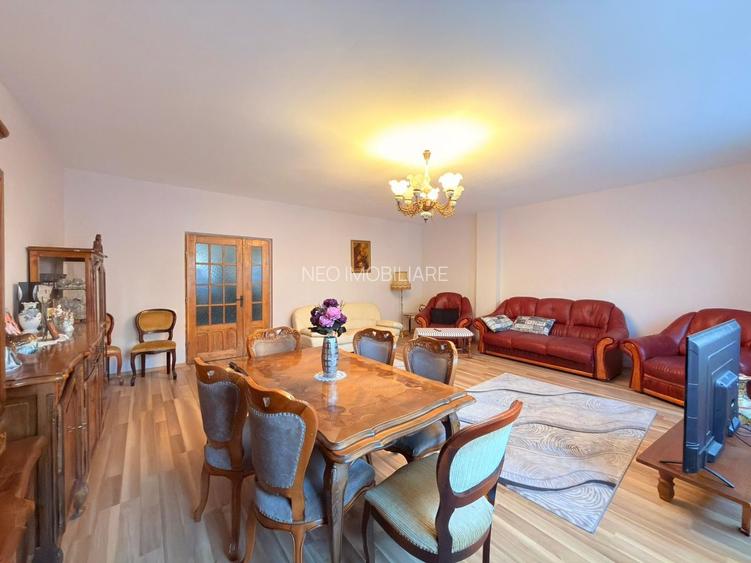 Vilă Spațioasă cu 5 Camere - 360.000 euro- Zona Girocului - 2