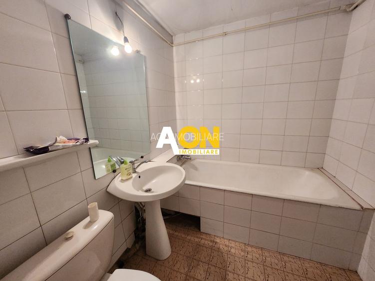 De vanzare apartament 3 camere, Cetate - 11