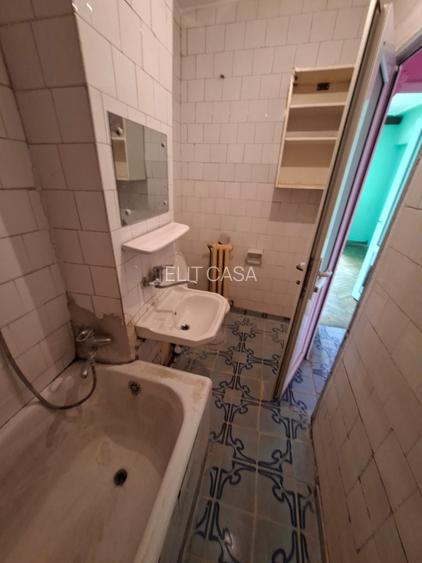 Apartament cu 2 camere decomandat, etaj 3/8, zona Dacia - 11