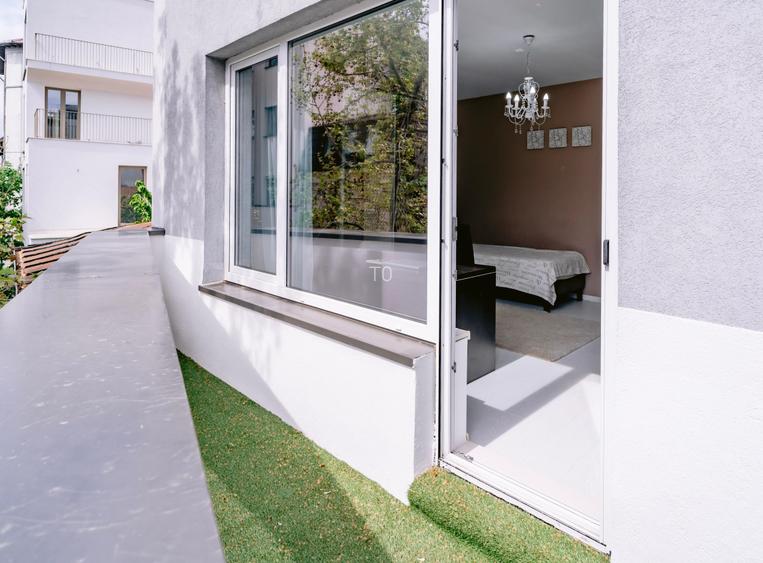 CASA DEOSEBITA IN ZONA REZIDENTIALA - PLANTELOR - MANTULEASA - ARMENEASCA - 14