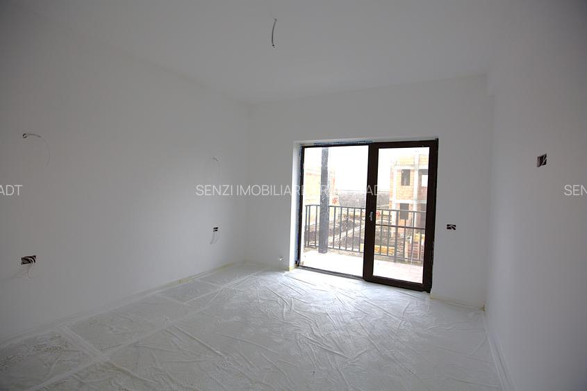 Vila conceputa pentru 3 familii Sanpetru spre Harman - 7