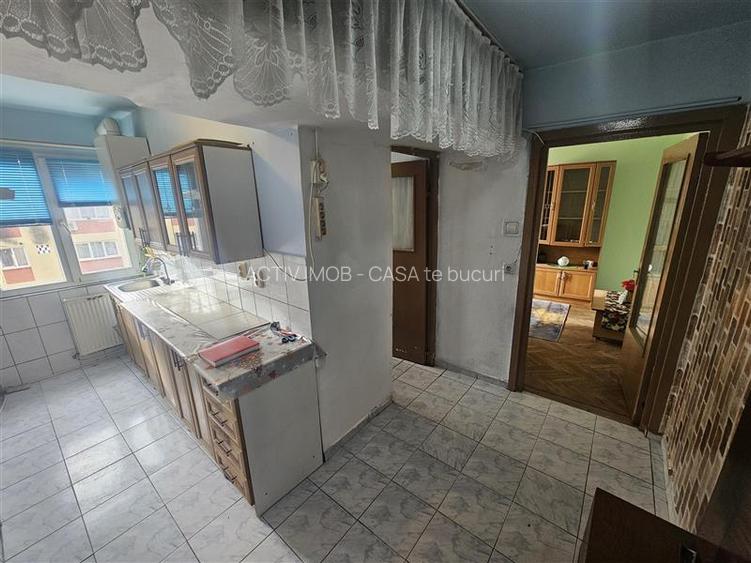 Resita, 2 Cam. Mobilat, Micro 3 - 23