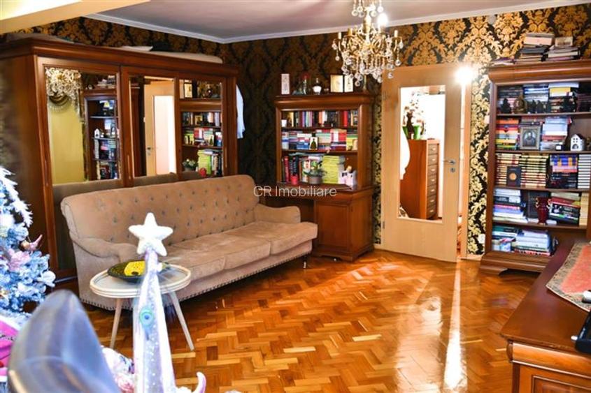 Apartament 4 camere Mosilor vedere pe spate - 4