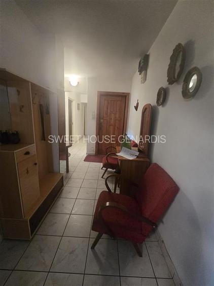 Apartament cu trei camere in zona centrala - 13