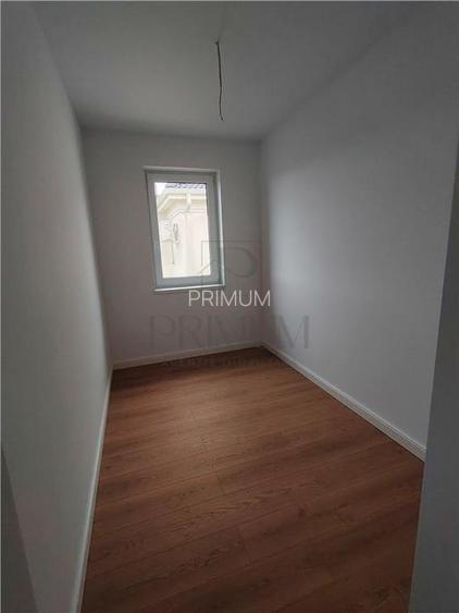 ZONA M CITY - Duplex despartit prin camera tehnica - canalizare - asfalt - curte - 6