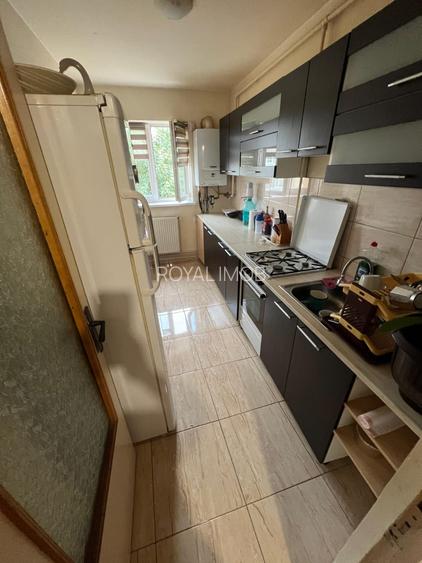 Apartament cu 3 camere, 2 bai, decomandat - 3