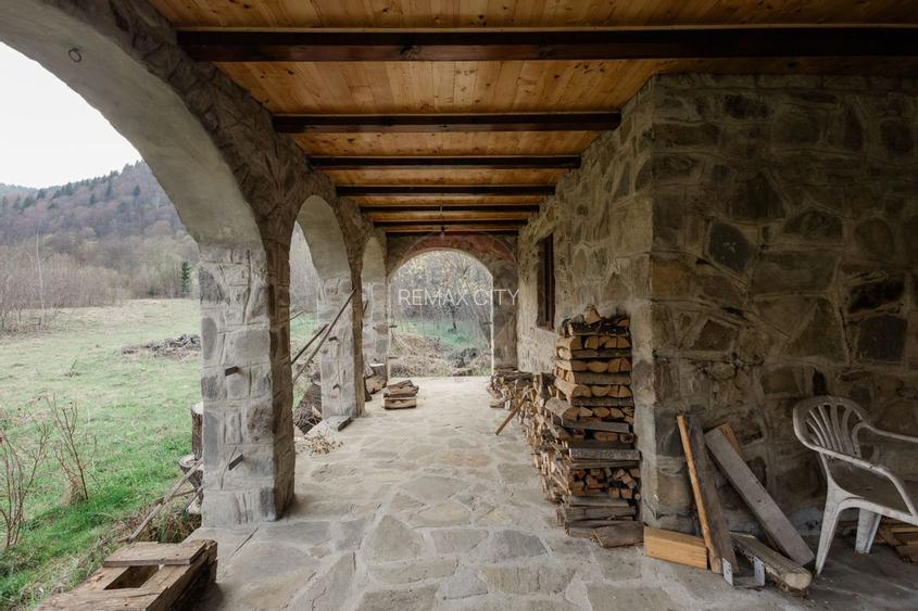 Casa si teren intravilan Tarcau - 32