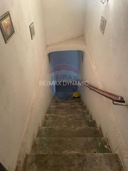 Casă cu 3 camere de vânzare în zona centrala comison 0% - 15