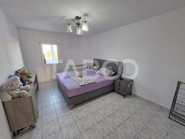 Apartament de vanzare 4 camere decomandat 80 mp utili zona 1 Decembrie - 3
