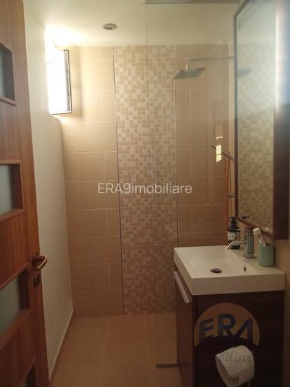 Apartament 4 camere,Bloc reabilitat ,Decebal, Str. Splaiul Crisanei - 11