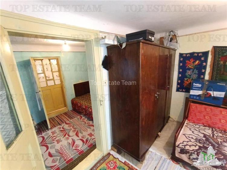 Casa taraneasca traditionala pe parter cu gradina si livada 1700mp in Gruiu, la - 13