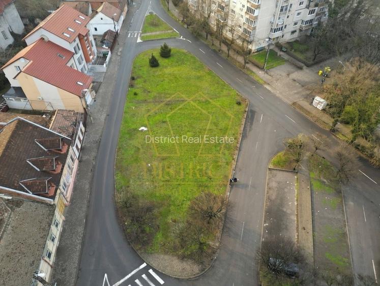 Teren cu vizibilitate excepțională, 3 fronturi stradale | Zona Lunei - 4