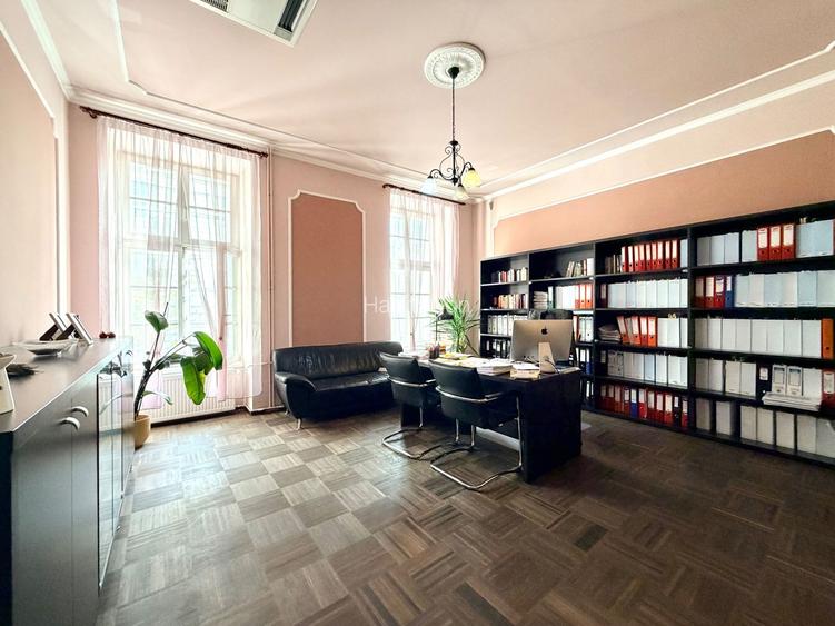 Spațiu ideal pentru cabinet sau activități de birou- Piața Unirii - 6