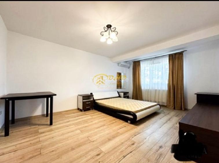 Apartament trei camere, zona centrală - 5