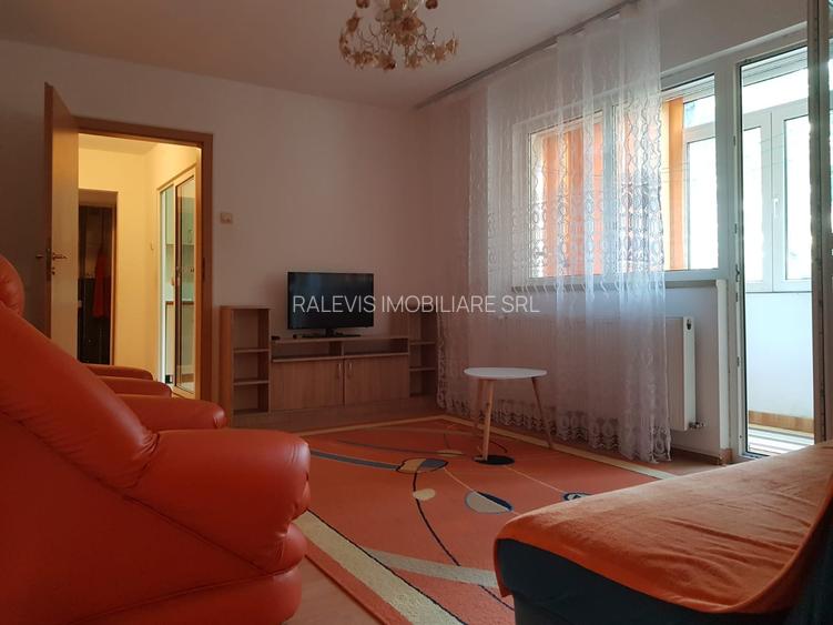 Inchiriere apart 3 camere, 2 bai, etaj 1 din 4, vis-a-vis de Grand Arena - 3