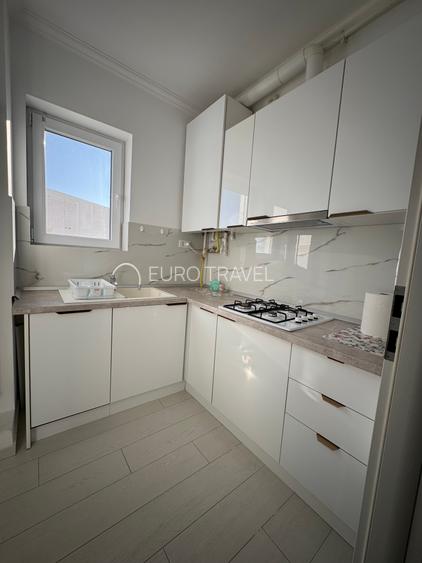 Superb!  4 camere cu vedere la mare, mobilat si utilat, confort lux - 20