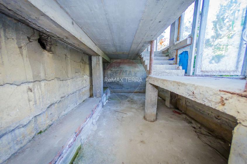 Spațiu comercial cu apartament la pachet, de vanzare Bulevardul Traian - 16