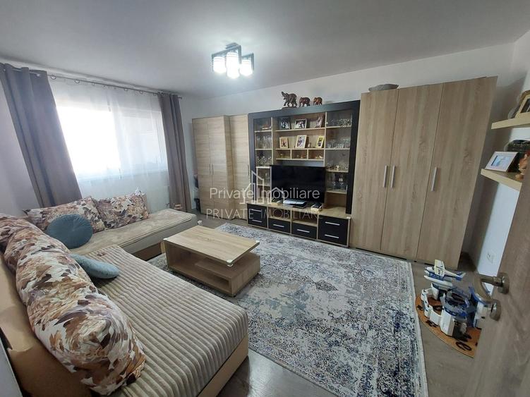 Apartament 3 Camere , De Vanzare, 22 Decembrie, 7 Noiembrie - 5