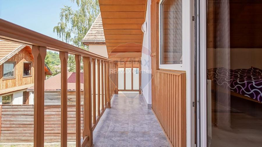 Casă falnică, curte individuală, langă Piața Unirii, în inima Scheilor - 19