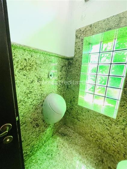 VANZARE VILA 8 CAMERE 652 mp teren zona Sisesti Sector 1 - 12