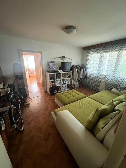 Apartament 2 camere in Strada Cometei, etaj 1, semidecomandat, liber la vanzare! - 6